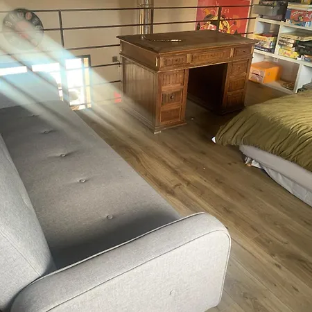 Vila Beautiful Architectural 10 Pool Beds *